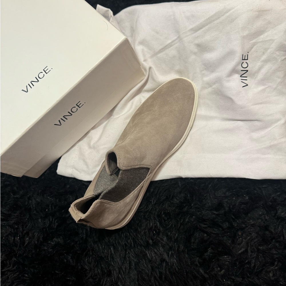Vince slide on tennis shoes. Never worn. Women’s 8.5 tan leather